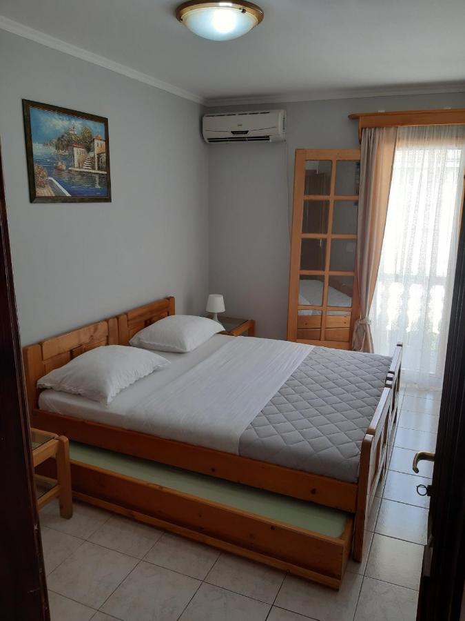 Apartment Ksenija Kotor Exterior foto